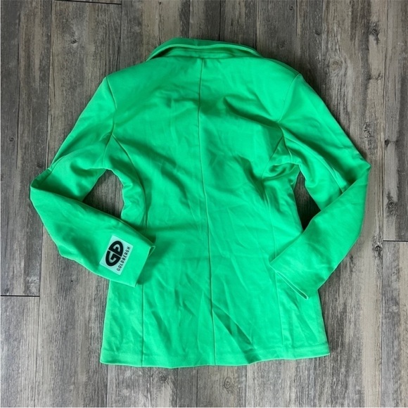 Goldbergh Metropolis Blazer in Spring Neon Green
8156 - Picture 9 of 9